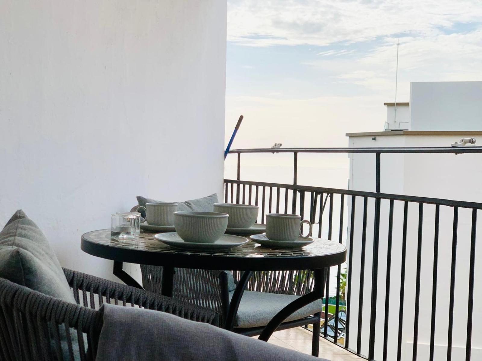 Amazing 2 Bedrooms In Centre Apartment